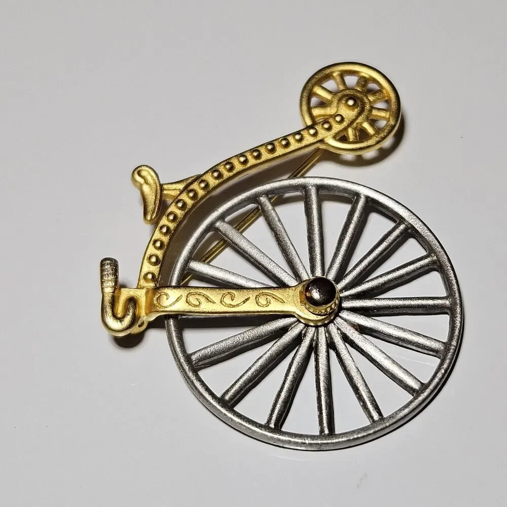 Vintage JJ Jonette Silver & Gold Tone Bicycle Spinning Wheel Articulated Pin